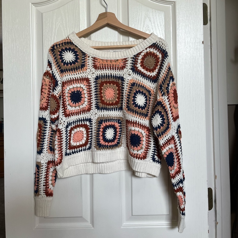 Women’s American Eagle crocheted sweater size Small